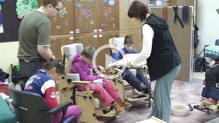 Ukážka aplikácie pulznej magnetoterapie na Strednej, základnej a materskej škole Istota, o.p.s.